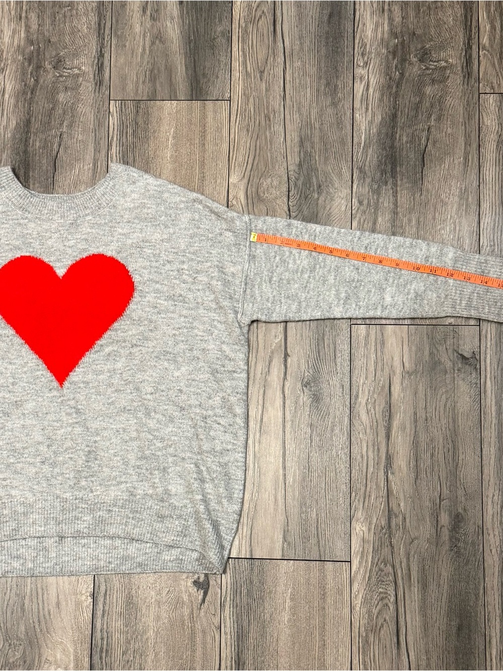 Vince Camuto Gray Red Heart Sweater Women’s S Valentine Oversized Knit - Picture 5 of 7